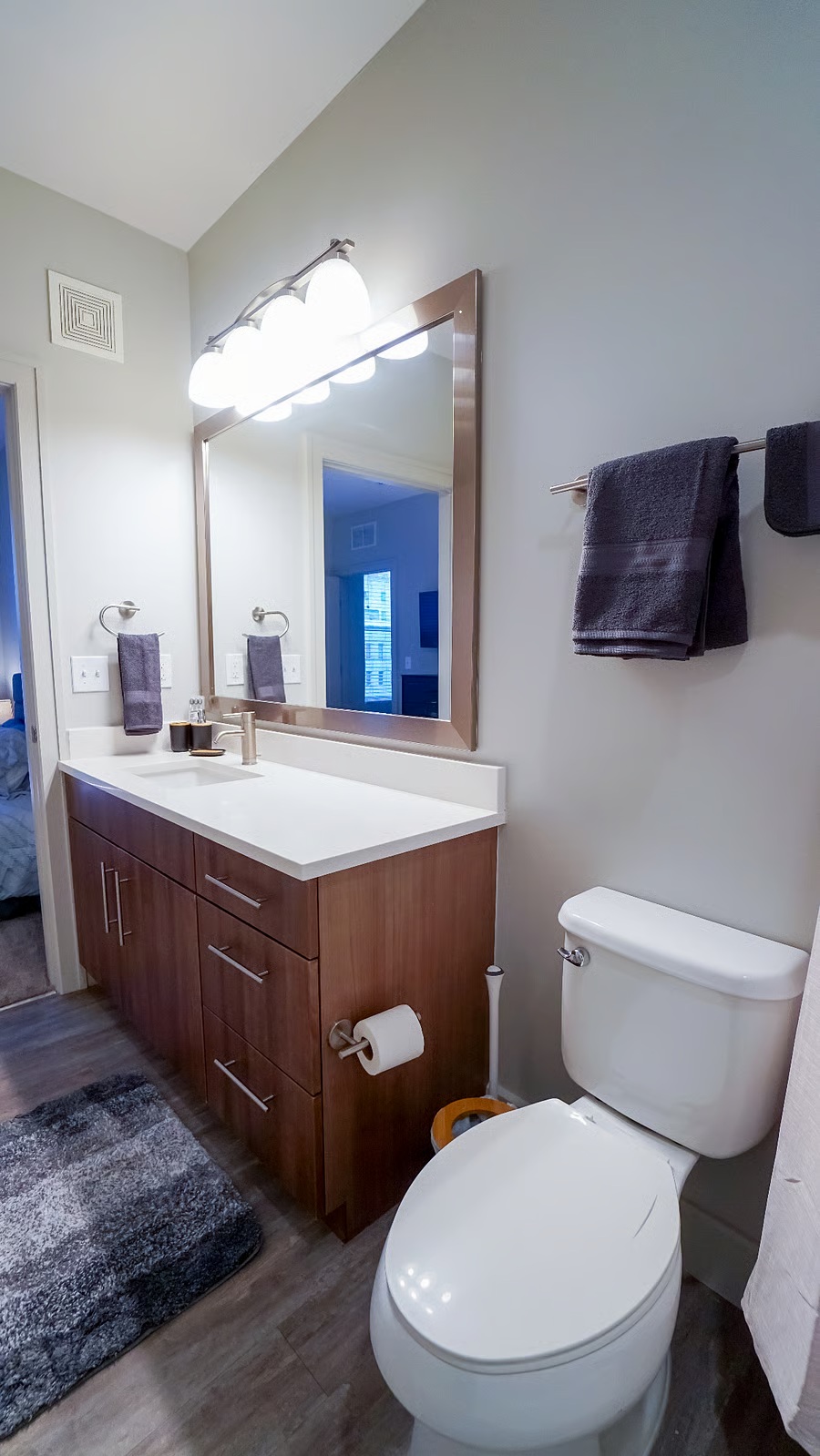 Downtown-Luxury-Flat_795533_1_58250491-full