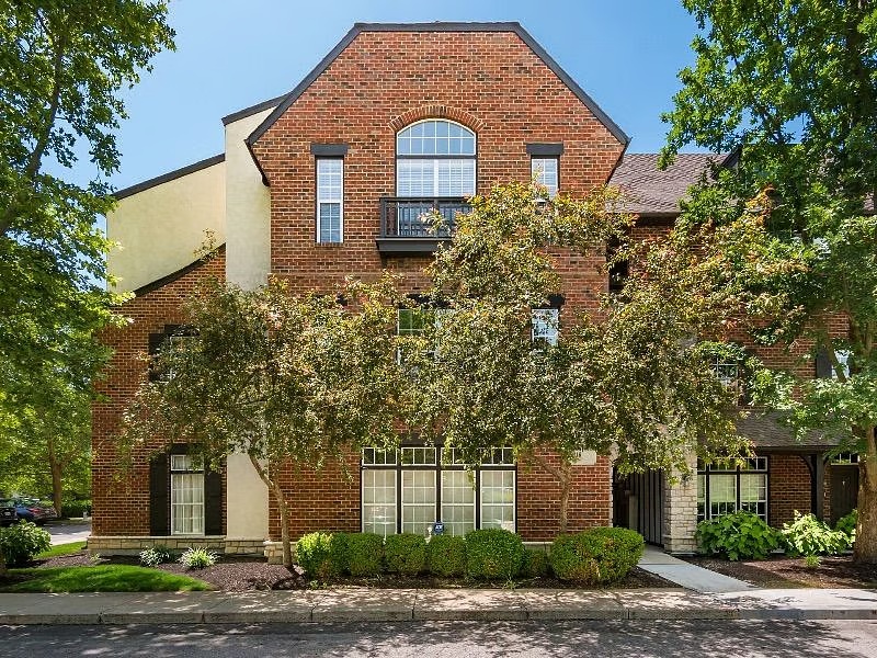 Luxury Top Floor Condo_474617_1_41431251-full