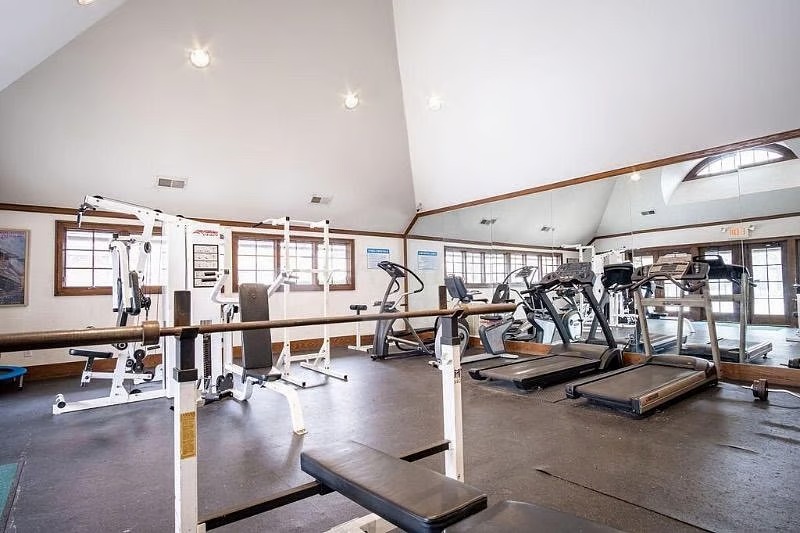 Luxury Top Floor Condo_474617_1_41431255-full