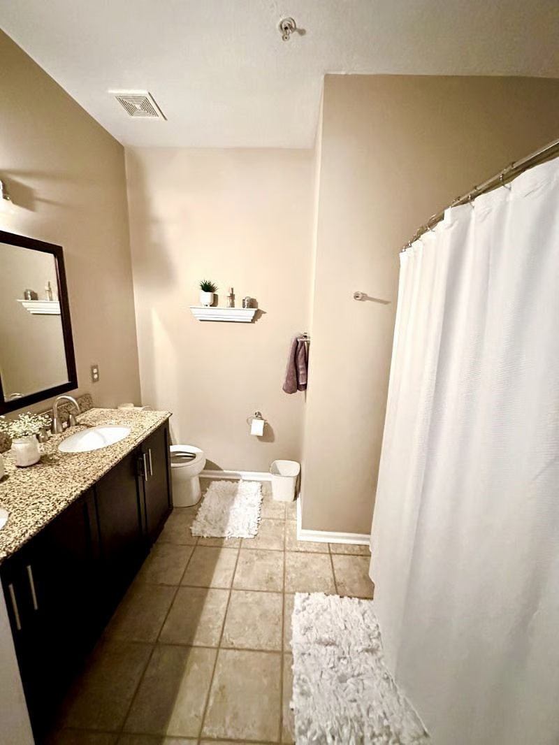 Luxury Top Floor Condo_474617_1_41431263-full