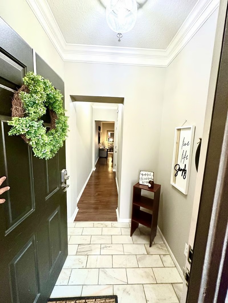 Luxury Top Floor Condo_474617_1_41431265-full
