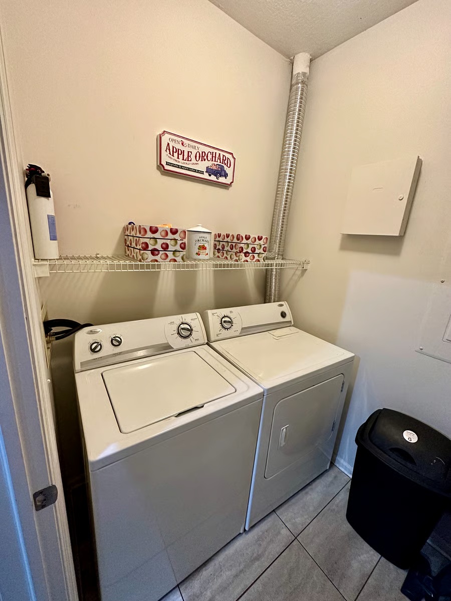 Luxury Top Floor Condo_474617_1_55544016-full