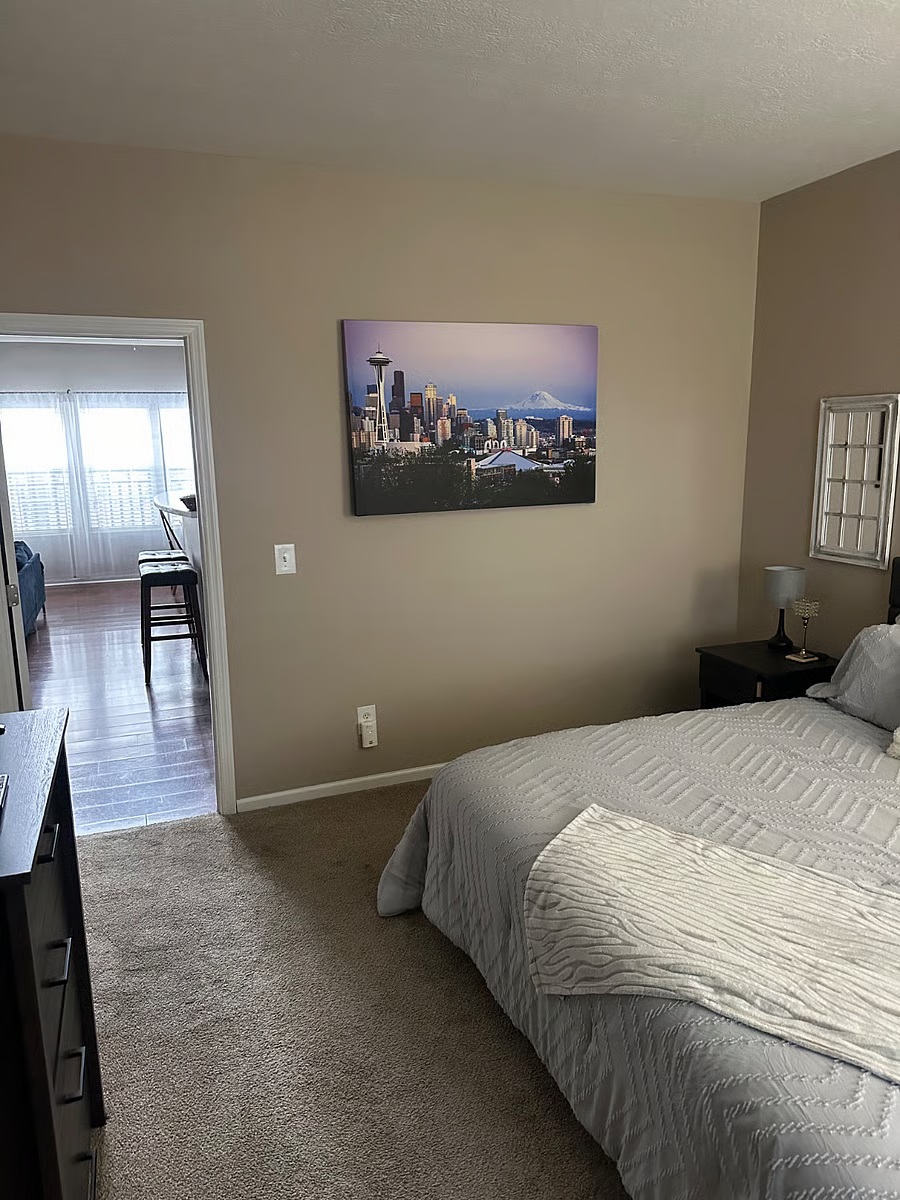 Luxury Top Floor Condo_474617_1_61411674-full