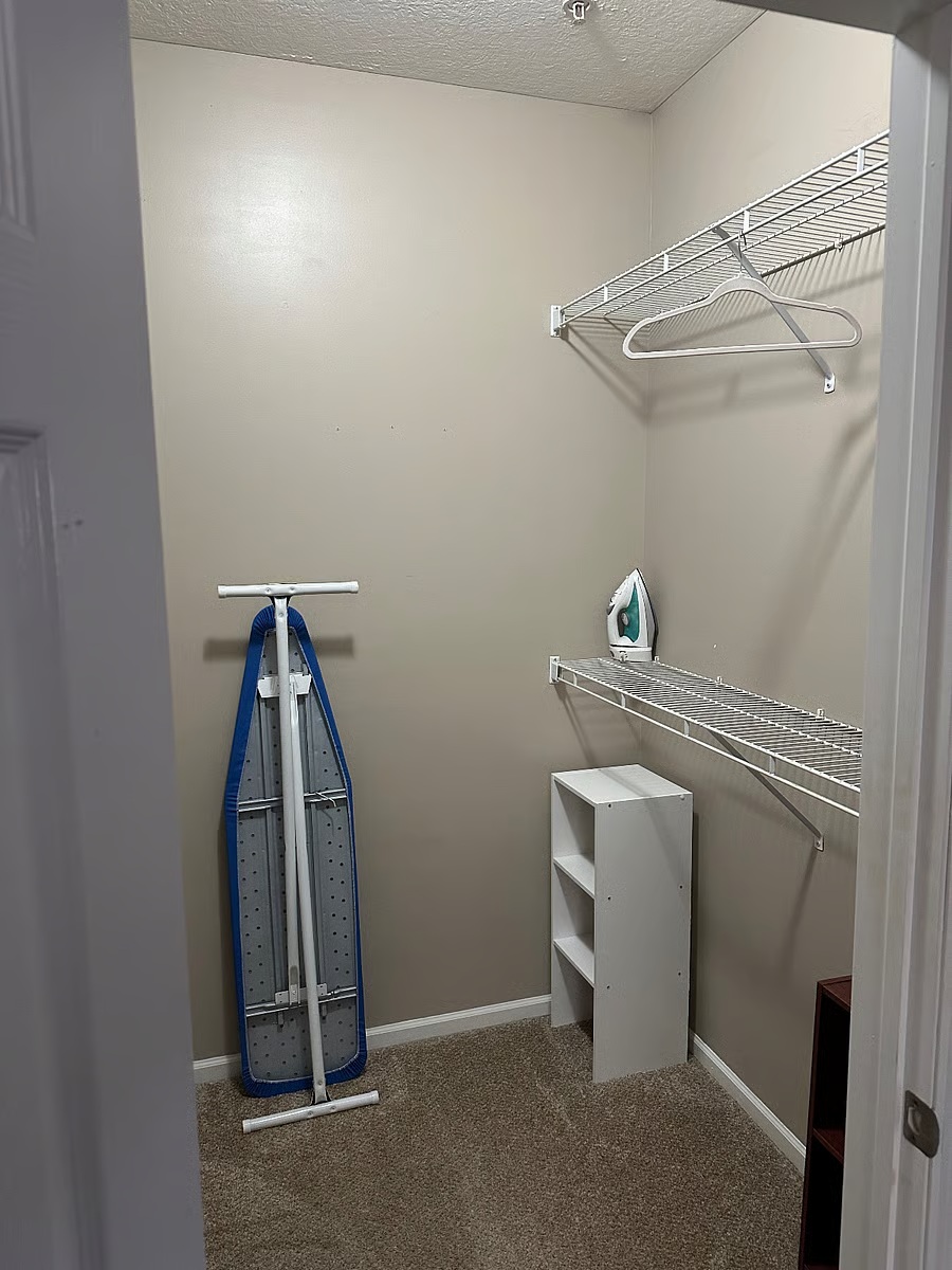 Luxury Top Floor Condo_474617_1_61412114-full